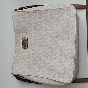Michael Kors Large Messenger Bag Vanilla